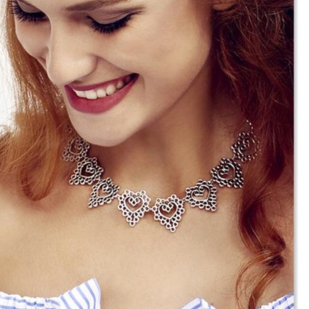 C20 | Boho Chic Choker Heart Shaped Necklace - Picture 6 of 6